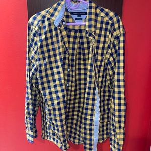 Tommy Hilfger Button Up